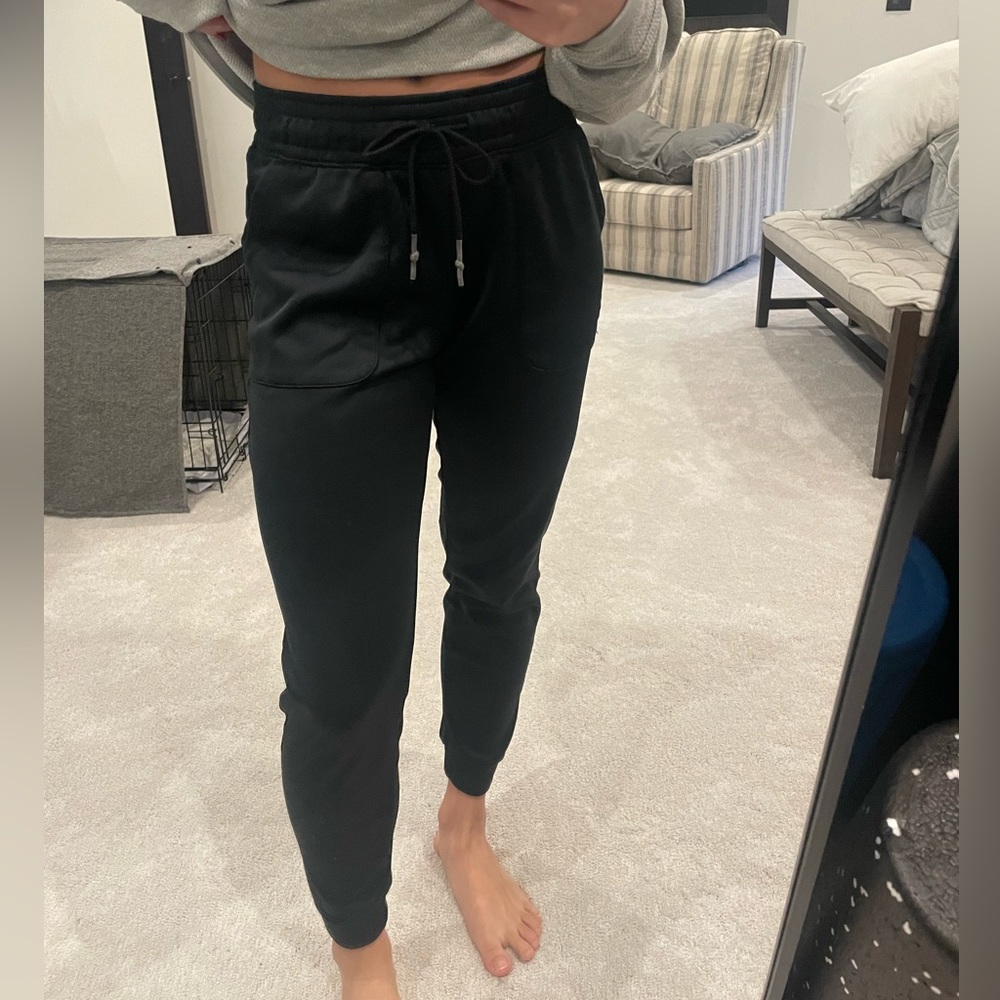 Under Armour women’s sweatpants. Size small. Black.